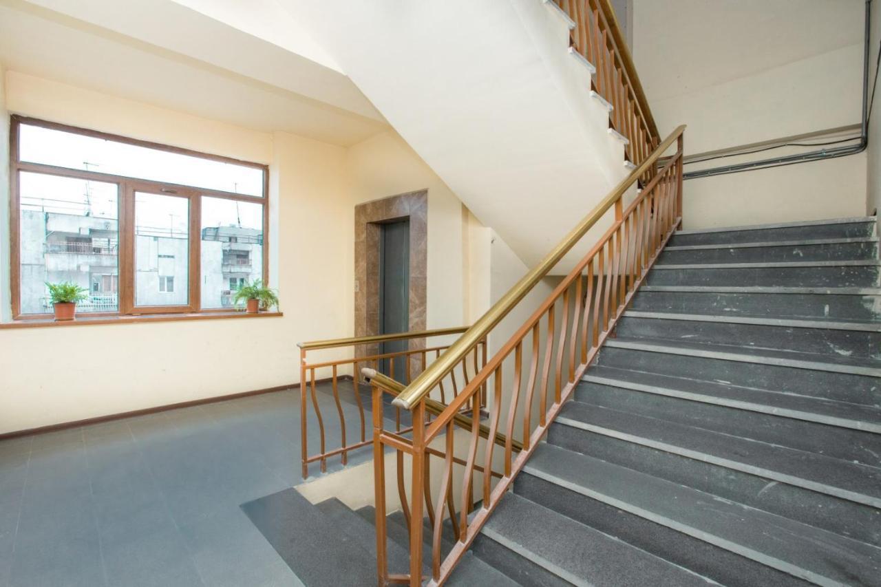 Stay Inn Apartments At Yekmalyan Street Єреван Екстер'єр фото